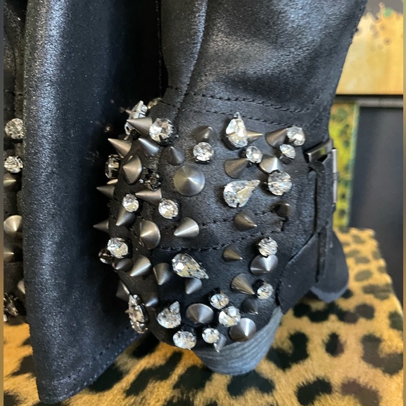 Naughty Monkey Boot - Picture 7 of 15